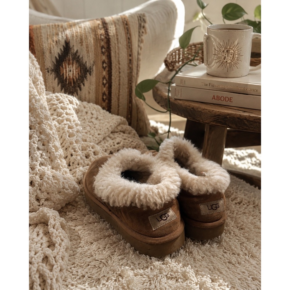 UGG‎ Chestnut Suede Sheepskin Slippers Womens 9 Slides House Shoes